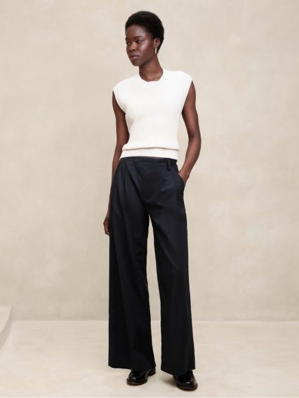 NWT* BANANA REPUBLIC BLACK HIGH RISE
WIDE LEG LINEN BLEND PANT *NEW SIZE 8 x 32”
